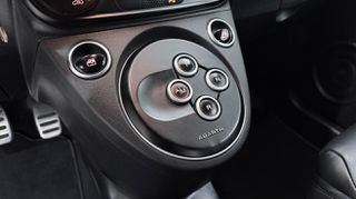 Abarth 595C 2021 CABRIO TURISMO 1.4 T-JET AUTOMATIC/AUTOBESIKOS-thumb-52