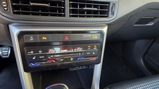 Volkswagen T-Cross 2022 ACTIVE-thumb-13