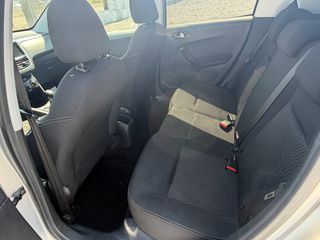 Peugeot 208 2017-thumb-9