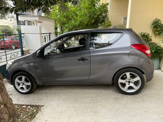 Hyundai i 20 2009-thumb-2