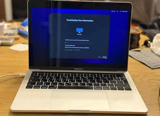 MacBook Pro 13" (2016, Intel Core i5, 8GB RAM, 256GB SSD)