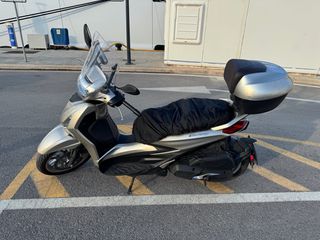 Piaggio Beverly 400 2022-thumb-1