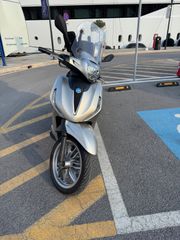 Piaggio Beverly 400 2022-thumb-2