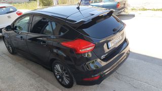 Ford Focus 2017 ST LINE-thumb-5