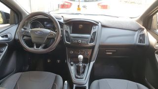 Ford Focus 2017 ST LINE-thumb-24