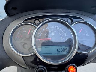 Piaggio Beverly 350 2020-thumb-15