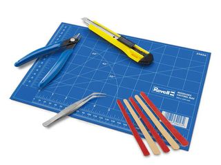 REVELL - Tools Basic Kit - Model-Set Plus-thumb-1