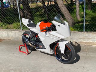 KTM RC 390 2022-thumb-2