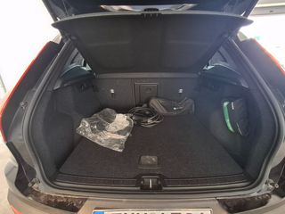 Volvo XC40 2022 PHEV CORE AUTO 5D-thumb-6