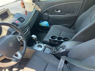 Renault Megane 2012 1.5 DCI AUTOMATIC-thumb-9