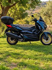 Yamaha XMAX 300 Tech Max 2022-thumb-1