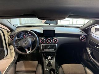 Mercedes-Benz A 180 2017-thumb-4