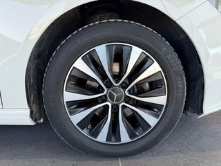 Mercedes-Benz A 180 2017-thumb-7