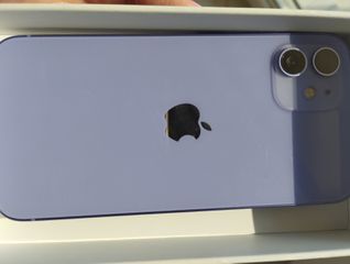 apple iphone 12-thumb-2