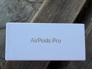 Air pods pro (3rd generation)-thumb-1