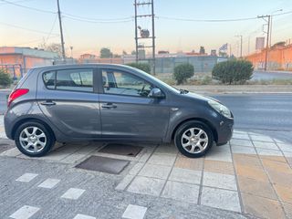 Hyundai i 20 2012-thumb-4