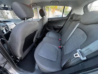 Hyundai i 20 2012-thumb-14