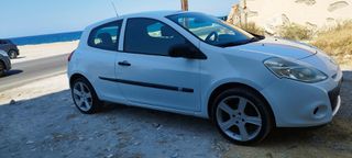 Renault Clio 2010 DIESEL 1.5 DCI-thumb-1