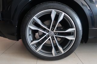 Audi SQ8 2020-thumb-12