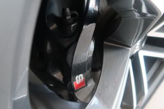 Audi SQ8 2020-thumb-16