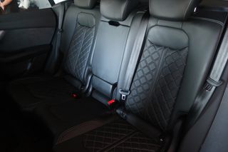 Audi SQ8 2020-thumb-24