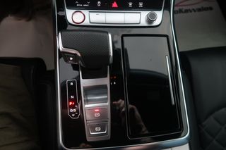 Audi SQ8 2020-thumb-26