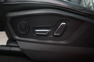 Audi SQ8 2020-thumb-27