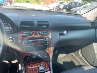 Mercedes-Benz C 200 2002-thumb-9