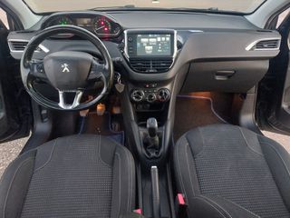 Peugeot 208 2016-thumb-10