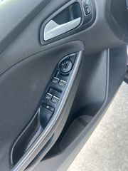 Ford Focus 2017 Business-thumb-7