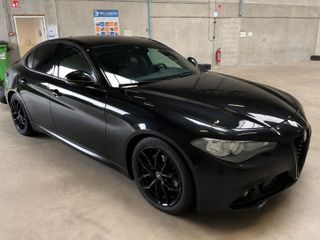 Alfa Romeo Giulia 2017 Super Nero 210HP-thumb-2