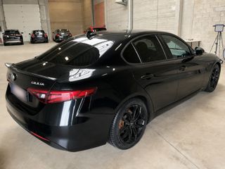 Alfa Romeo Giulia 2017 Super Nero 210HP-thumb-3