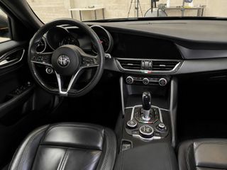 Alfa Romeo Giulia 2017 Super Nero 210HP-thumb-4