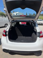 Nissan Pulsar 2016-thumb-6