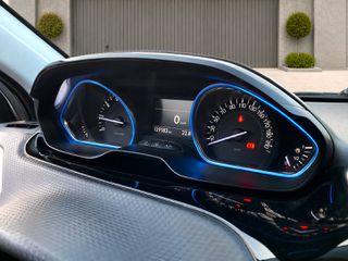 Peugeot 208 2017 ~1.2 e-THP 110HP-Πλοηγός-Πιλότος-Δέρμα-Κάμερα-Γυάλινη Οροφή~-thumb-20