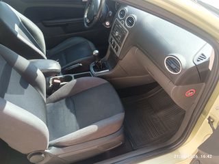 Ford Focus 2005 1.4 Sport-thumb-10