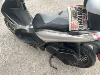 Piaggio Beverly 300 2016 BEVERLY 300S-thumb-10