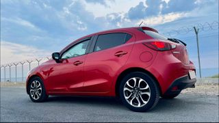 Mazda 2 2017 1.5 Skyactiv-G Revolution-thumb-4