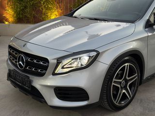 Mercedes-Benz GLA 180 2018 AMG LINE! PREMIUM PACK!-thumb-7