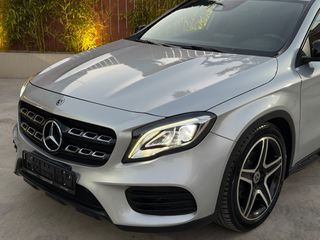 Mercedes-Benz GLA 180 2018 AMG LINE! PREMIUM PACK!-thumb-8