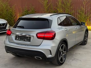 Mercedes-Benz GLA 180 2018 AMG LINE! PREMIUM PACK!-thumb-12
