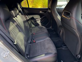 Mercedes-Benz GLA 180 2018 AMG LINE! PREMIUM PACK!-thumb-21