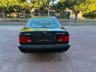 Mercedes-Benz E 200 1998-thumb-6