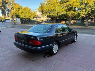 Mercedes-Benz E 200 1998-thumb-8