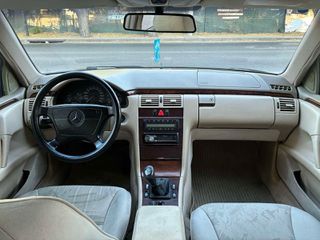 Mercedes-Benz E 200 1998-thumb-14