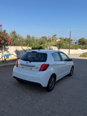 Toyota Yaris 2015-thumb-3