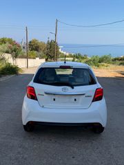 Toyota Yaris 2015-thumb-4