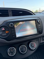 Toyota Yaris 2015-thumb-8