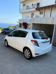 Toyota Yaris 2012-thumb-5