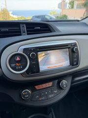 Toyota Yaris 2012-thumb-8